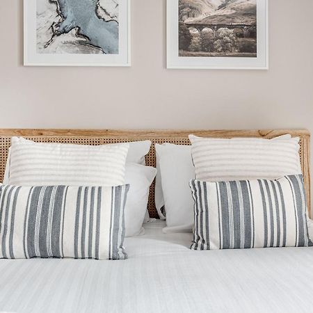 Charming 1 Bedroom Apt , Town Centre, Wifi, Free Parking By Tent Serviced Apartments Staines-upon-Thames Екстериор снимка