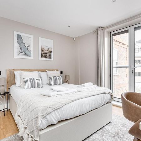 Charming 1 Bedroom Apt , Town Centre, Wifi, Free Parking By Tent Serviced Apartments Staines-upon-Thames Екстериор снимка