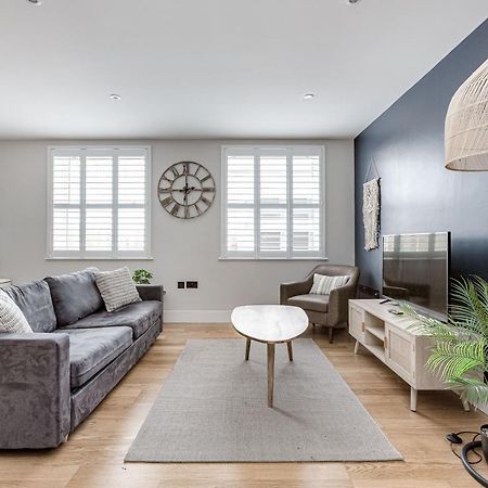 Charming 1 Bedroom Apt , Town Centre, Wifi, Free Parking By Tent Serviced Apartments Staines-upon-Thames Екстериор снимка
