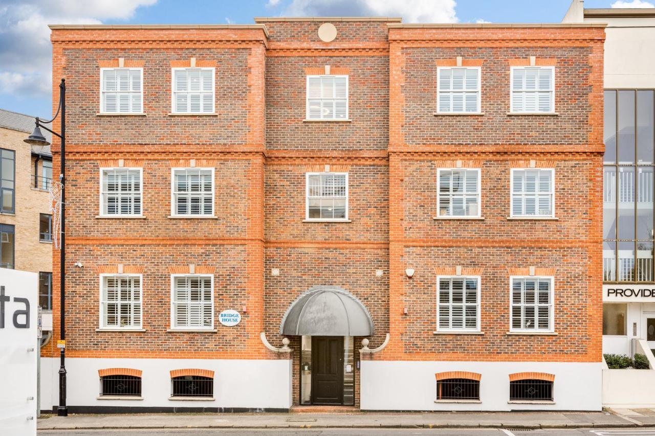 Charming 1 Bedroom Apt , Town Centre, Wifi, Free Parking By Tent Serviced Apartments Staines-upon-Thames Екстериор снимка