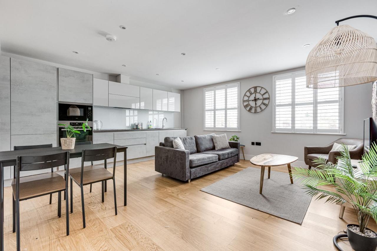 Charming 1 Bedroom Apt , Town Centre, Wifi, Free Parking By Tent Serviced Apartments Staines-upon-Thames Екстериор снимка