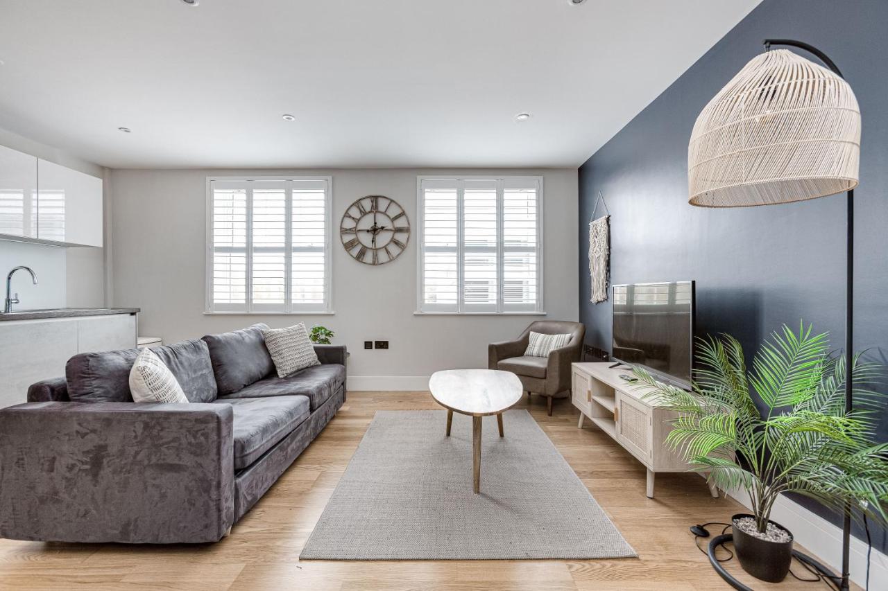 Charming 1 Bedroom Apt , Town Centre, Wifi, Free Parking By Tent Serviced Apartments Staines-upon-Thames Екстериор снимка